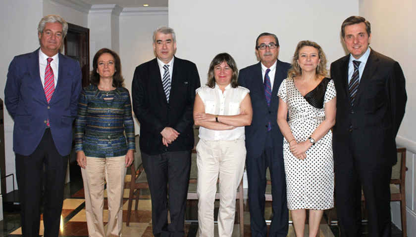 De izquierda a derecha, Antón Herreros, director general de FUINSA; Ana Arana, directora asociada de Precio y Reembolso de MSD; Emili Esteve, director del departamento Técnico de Farmaindustria; Mercedes Martínez Vallejo, consejera técnica de la Subdirecc