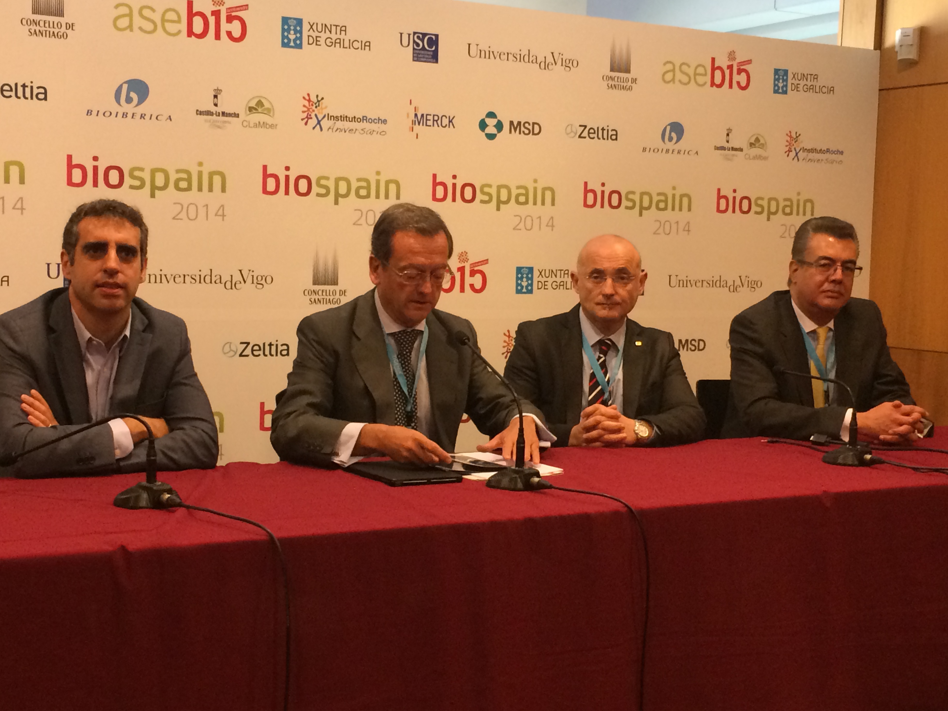 De izda. a dcha.: Manel Esteller, Jaime del Barrio,  Antonio Andreu y Gerardo Jiménez-Sánchez han participado en el foro de medicina personaliza de Biospain 2014