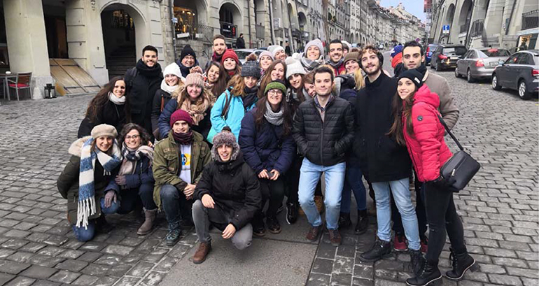 Estudiantes del Máster en Química Farmacéutica de IQS visitan Novartis y Roche en Basilea