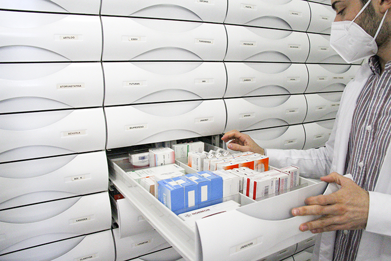 Un informe publica las dificultades para abastecer medicamentos en España durante 2023