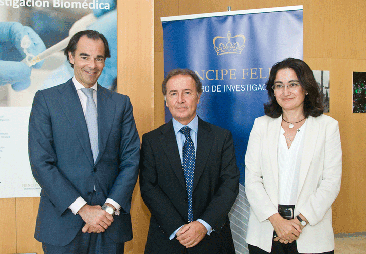De izquierda a derecha, el conseller de Sanidad, Manuel Llombar; el CEO de Janssen, Martín Sellés,  y la gerente del CIPF, Isabel Muñoz