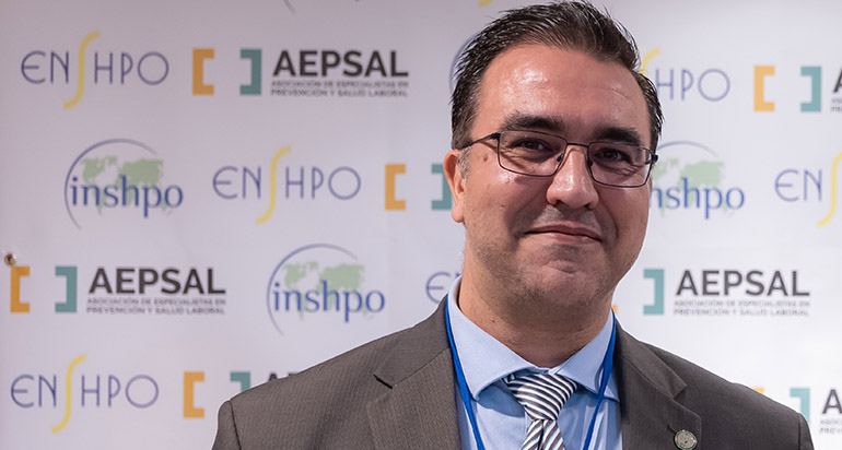 Entrevista a Santiago González