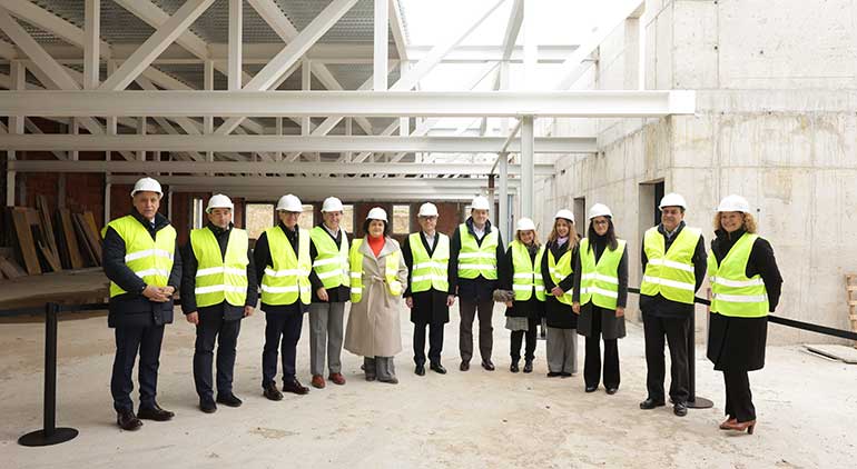 El Presidente de Castilla y León visita la nueva planta de radiofármacos de diagnóstico de Novartis, una de las más modernas de Europa