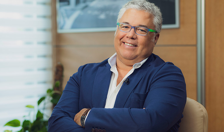 ¿De qué manera la inteligencia artificial puede acelerar y perfeccionar la investigación y desarrollo de nuevos fármacos?