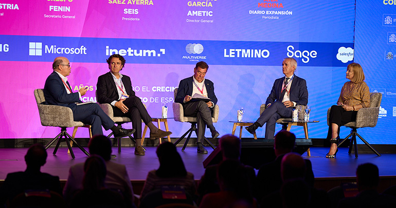 El sector sanitario defiende la gestión del dato y la IA para impulsar una medicina preventiva y personalizada en el 40º Encuentro de AMETIC