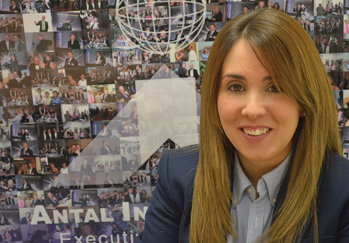 Verónica Domínguez, consultora del área de Life Sciences de Antal International en España