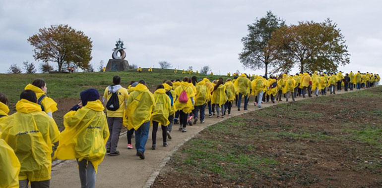 Los empleados de Aristo Pharma Iberia terminan el Camino de Santiago para financiar un laboratorio clínico en Haití