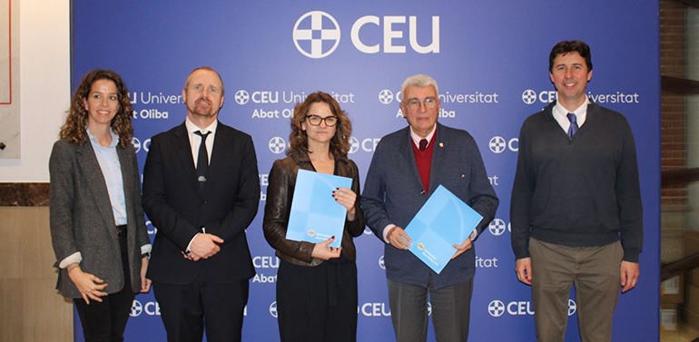 Cesif y la Universitat CEU Abat Oliba firman un acuerdo para potenciar la formación superior en el ámbito biofarmacéutico