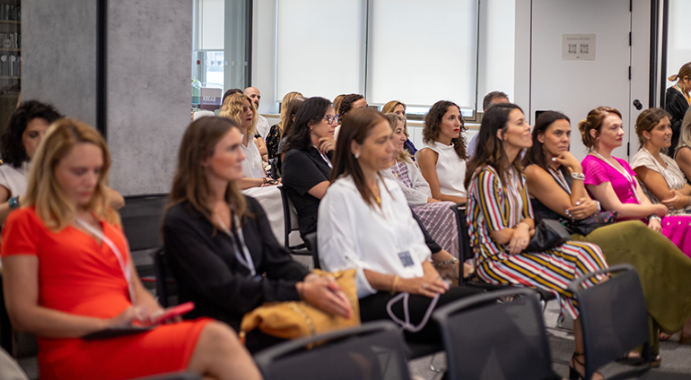 Mujeres en Farma pone en marcha la III edición de su programa de Mentoring “Dos Al Cubo”