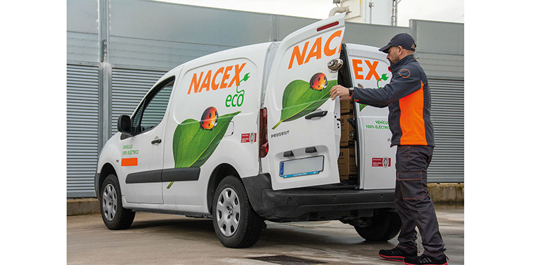 La campaña de NACEX y ASDENT supera las 165 toneladas de tapones solidarios