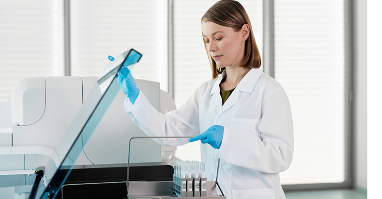Espectrometría de masas automatizada para laboratorios
