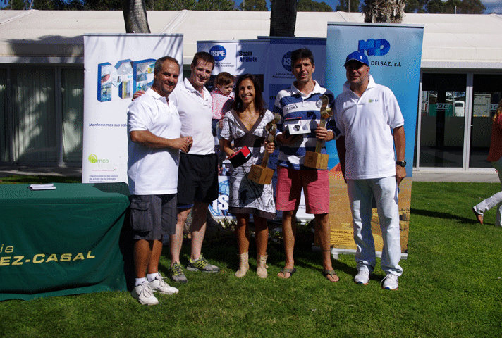 Los ganadores del torneo: Mónica Moreno y Xavier Rojas Bou, de los Laboratorios Ranbaxi