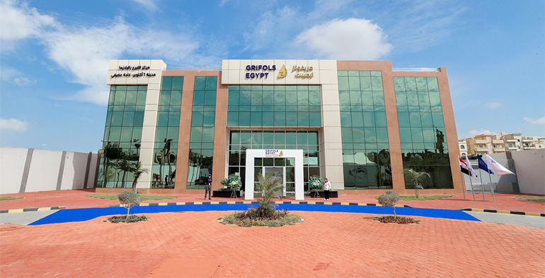 Grifols logra en Egipto la autosuficiencia clínica en medicamentos derivados del plasma, un hito estratégico en salud