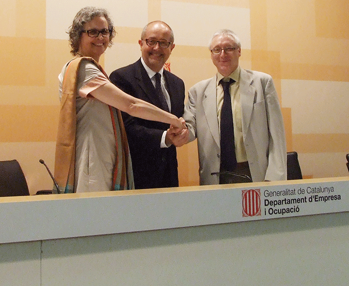 M ª Luisa Espinós, presidenta de AFAQUIM; Felip Puig, Conseller de Empresa i Ocupació, y Josep Castells, presidente InKemia IUCT Group