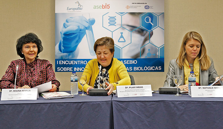 Regina Revilla, Pilar Farjas y Nathalie Moll