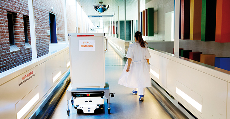 Robot móvil para el transporte de productos estériles hospitalarios