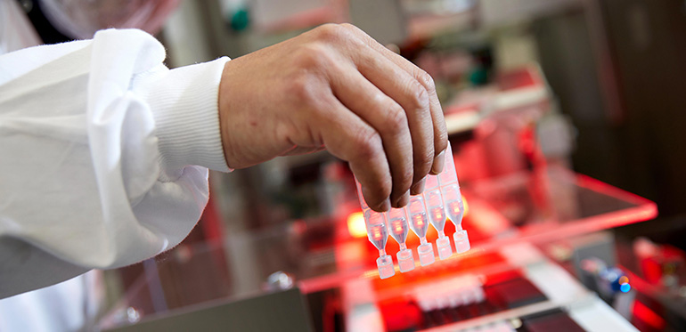 La FDA aprueba el primer tratamiento específico para la otomicosis, desarrollado por Salvat y fabricado en España