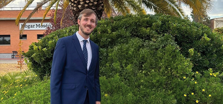 Comienzos en la industria farmacéutica como delegado especialista de Ventas