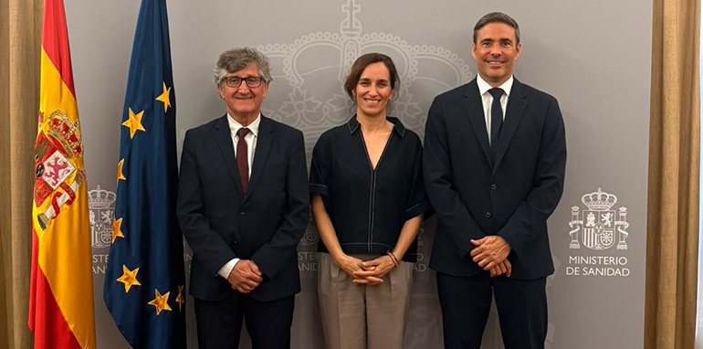 Sanidad y la Organización Colegial Veterinaria refuerzan su colaboración para impulsar el papel sanitario de la veterinaria