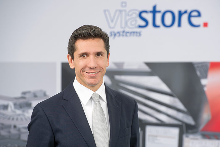 César Briones, director general de viastore