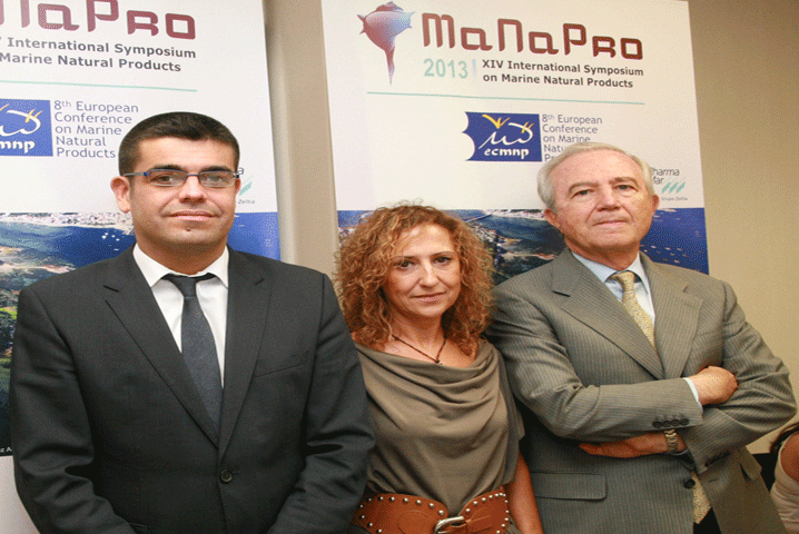 De izda. a dcha.: Manuel Varela, Carmen Cuevas y José María Fernández
